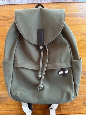 Everlane Modern Twill Single Snap Backpack